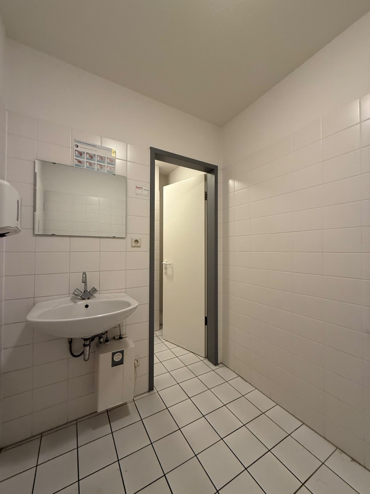 Sanit�rbereich B�rofl�che Hamburg / Hamm-Mitte