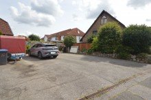 PKW-Stellpl�tze Familienfreundliches und voll unterkellertes Mittelreihenhaus in ruhiger Wohnlage