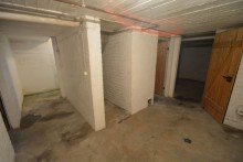 Keller Gro�z�giges Zweifamilienhaus mit Garten, Garage und vielseitigem Entwicklungspotenzial