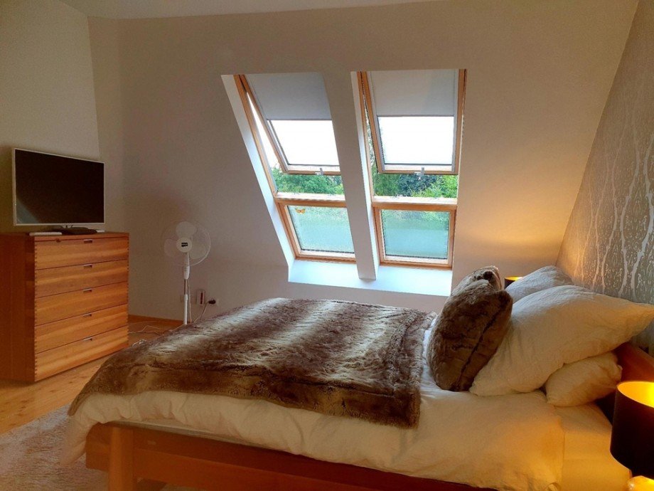 Schlafzimmer DG Doppelhaush�lfte Hamburg