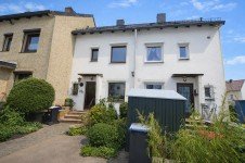 Hauptbild Mittelreihenhaus mit Modernisierungsbedarf in ruhiger Wohnlage von Oldenfelde!