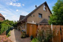Vorderansicht Familienfreundliches und voll unterkellertes Mittelreihenhaus in ruhiger Wohnlage