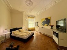 Schlafzimmer Altbau-Eleganz - Eigentumswohnung mit restauriertem Stuck in Adresslage von Harvestehude