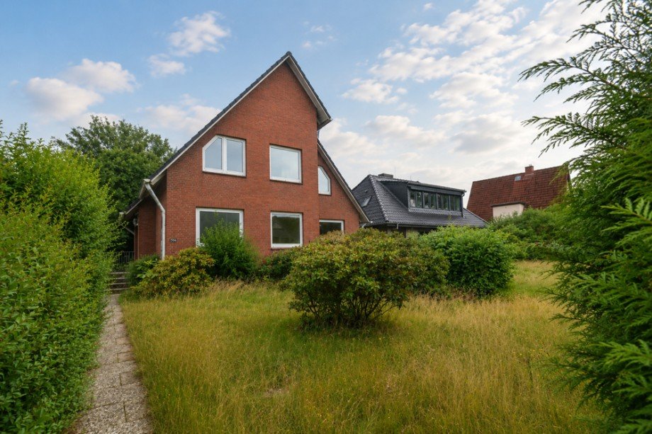 Au�enansicht vorne Zweifamilienhaus Hamburg / Tonndorf