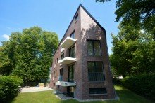 Hausansicht Exklusive Maisonettewohnung im Dachgeschoss mit Spitzboden, Balkon und Loggia