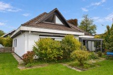 Hauptbild Gepflegtes Ein-/Zweifamilienhaus in ruhiger Lage von Grünendeich!