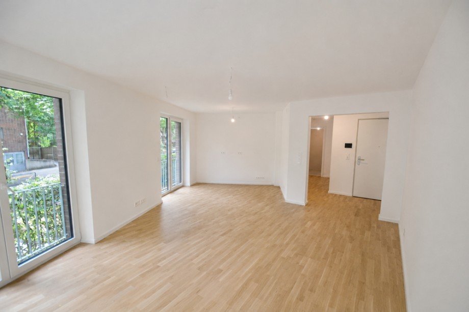 Wohnzimmer mit offener K�che Erdgeschosswohnung Hamburg