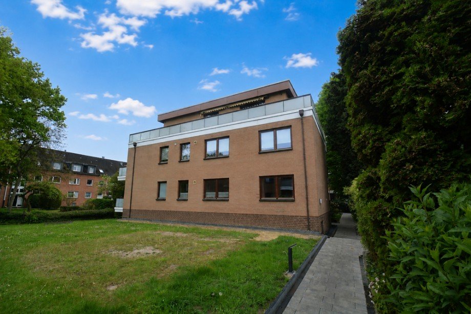 Hausansicht Penthousewohnung Hamburg Niendorf