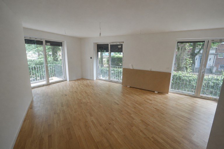 Wohnzimmer Hamburg - Marienthal (Stadtteil) Erdgeschosswohnung Erdgeschosswohnung mit Balkon - Komfortabler Neubau-Erstbezug