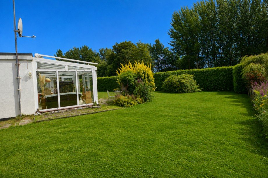 Seitliche Hausansicht Bungalow Scharbeutz