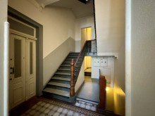 Treppenhaus Altbau-Eleganz - Eigentumswohnung mit restauriertem Stuck in Adresslage von Harvestehude