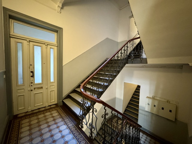 Treppenhaus Etagenwohnung Hamburg Harvestehude
