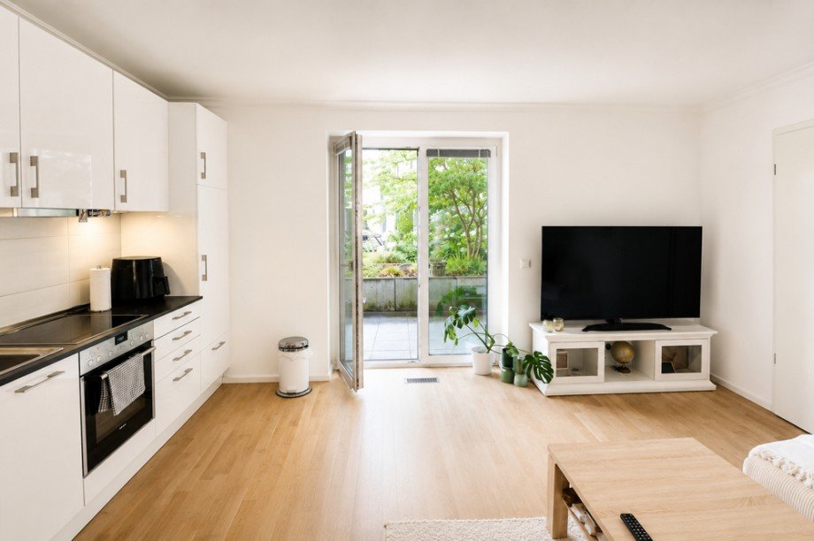 Wohnzimmer mit offener K�che Erdgeschosswohnung Hamburg