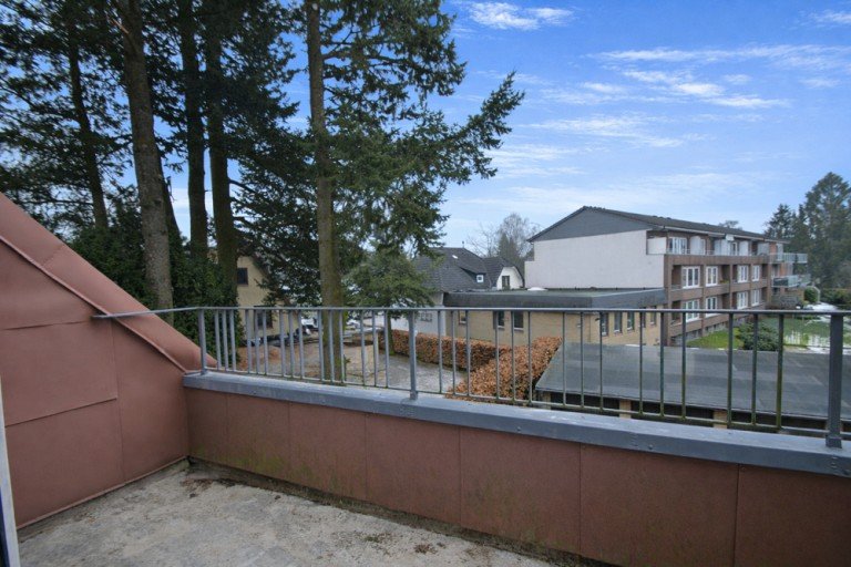 Balkon Hamburg - Poppenb�ttel (Stadtteil) Dachgeschosswohnung 2-Zimmer-Wohnung mit Balkon und Garage