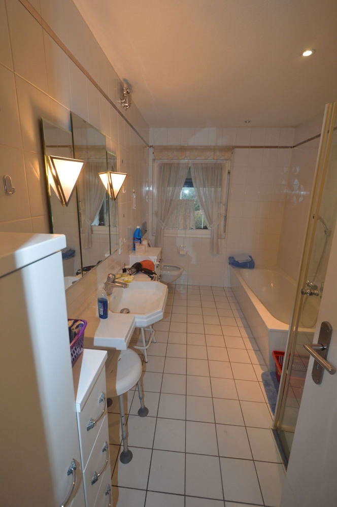 Bad Einfamilienhaus Gr�nendeich