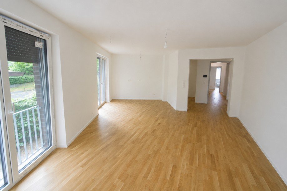 Wohnzimmer mit offener K�che Erdgeschosswohnung Hamburg