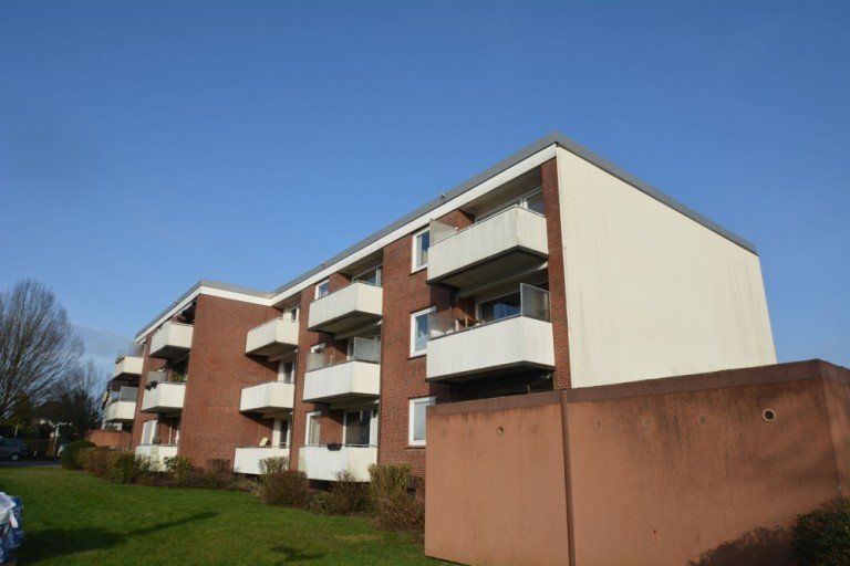 Hausansicht Pinneberg Etagenwohnung Gut geschnittene 3-Zimmer-Wohnung mit Balkon
