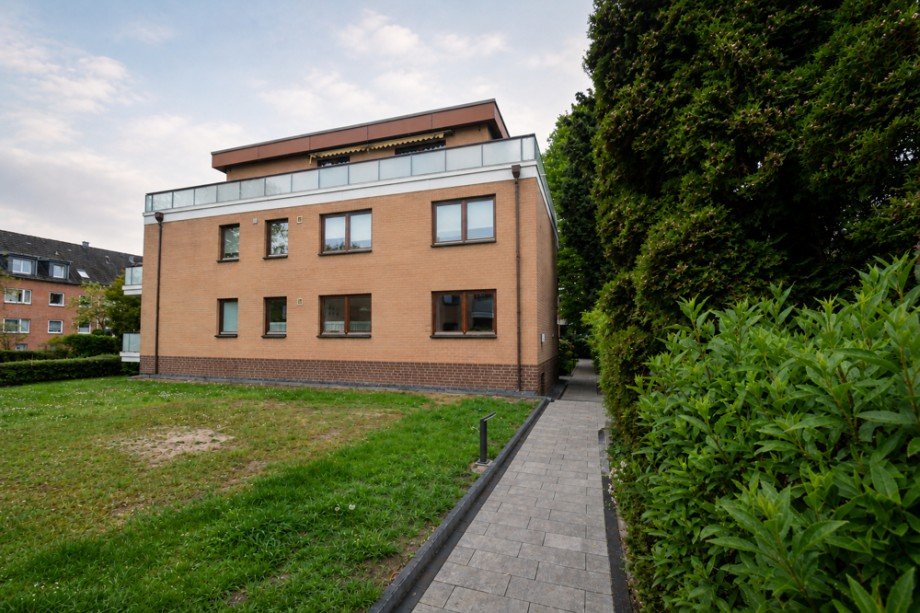 Hausansicht Penthousewohnung Hamburg Niendorf
