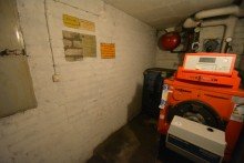 Keller Gro�z�giges Zweifamilienhaus mit Garten, Garage und vielseitigem Entwicklungspotenzial